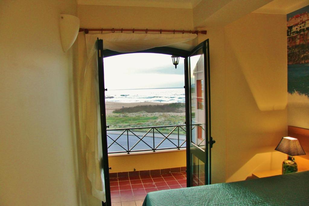 Supertubos Beach Hostel Atouguia Da Baleia Cameră foto